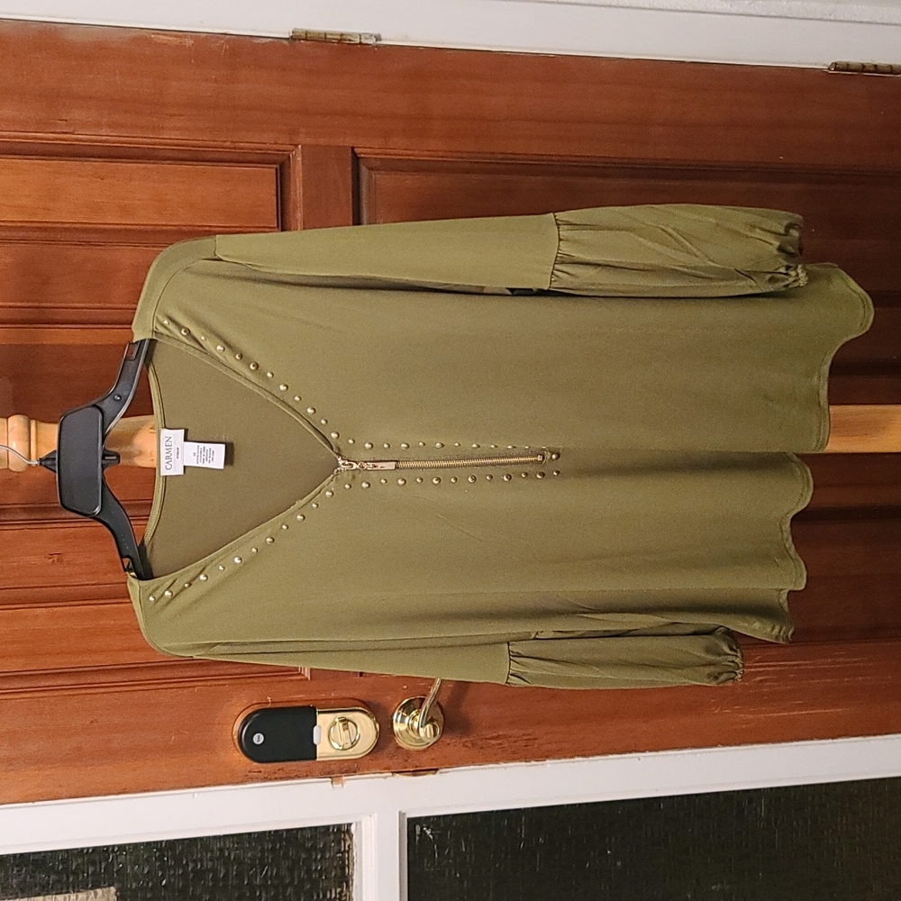 Carmen Marc Valvo Green studded zipper blouse 1X
